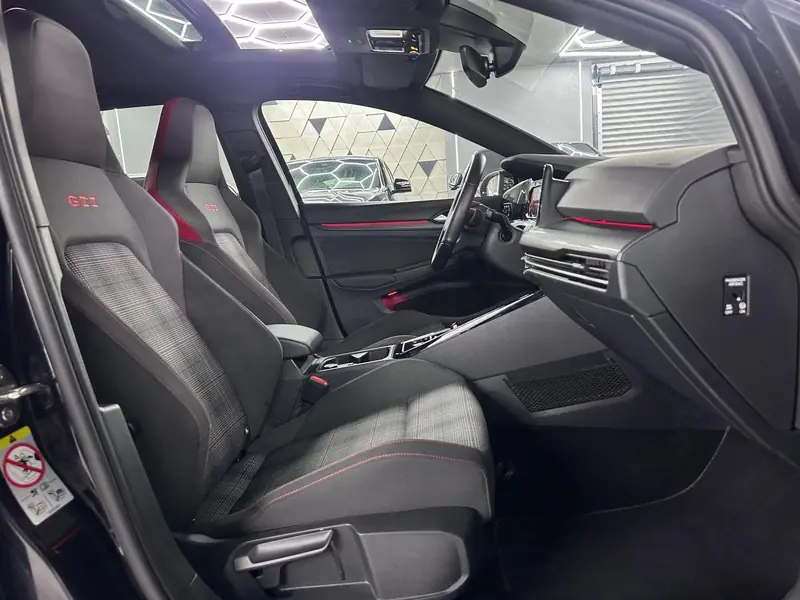 Volkswagen Golf GTI – Foto 10 de 18
