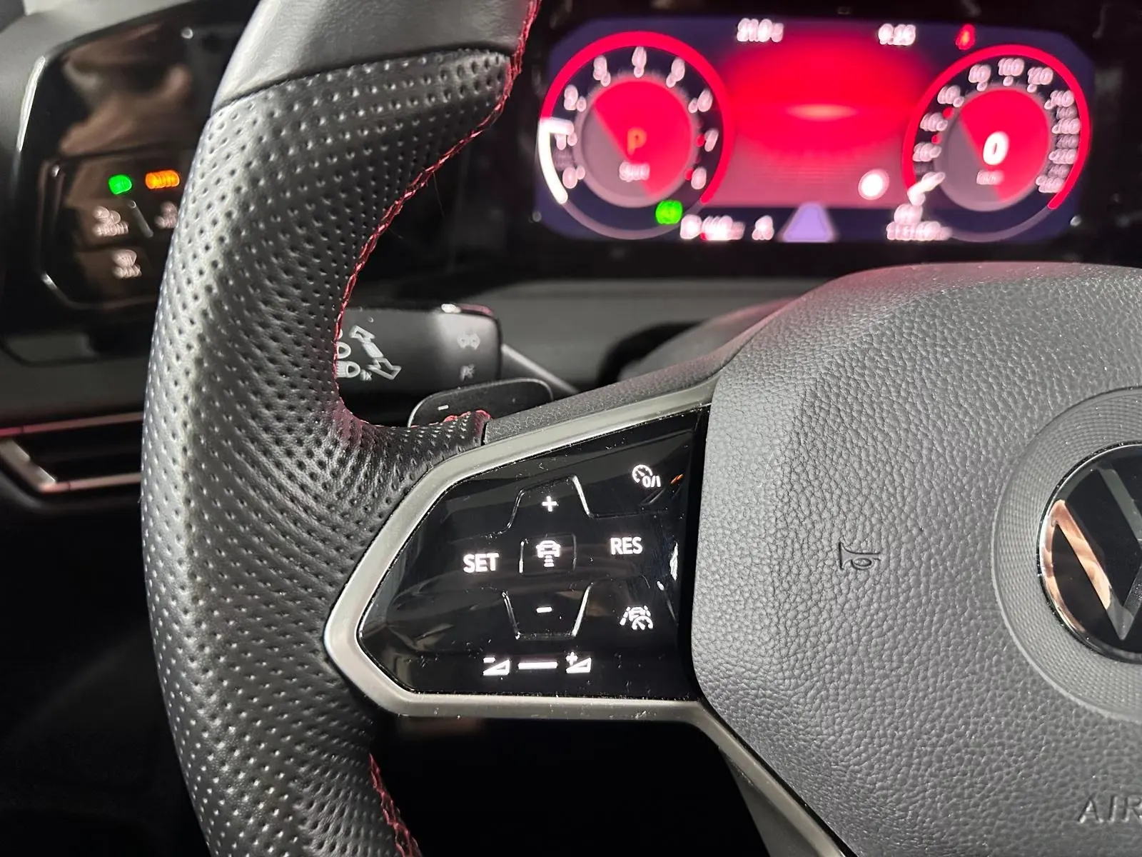 Volkswagen Golf GTI 2.0 TSI DSG – Foto 16 de 18