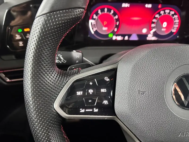Volkswagen Golf GTI – Foto 16 de 18