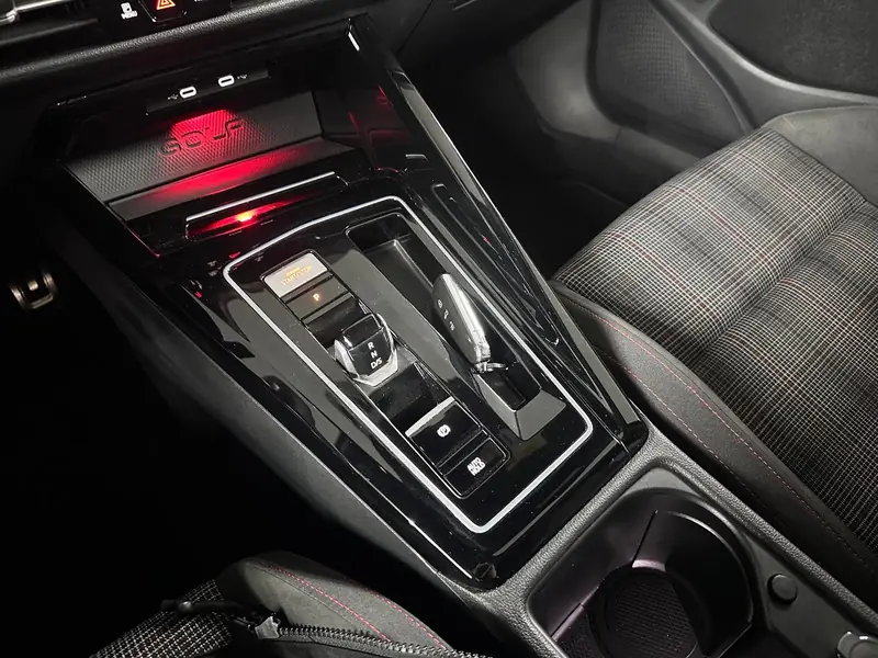 Volkswagen Golf GTI – Foto 18 de 18