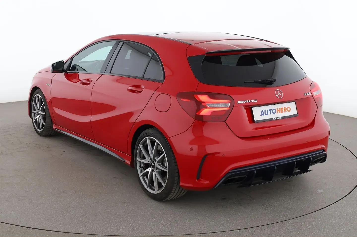 Mercedes-AMG A 45 4MATIC 2.0 SPEEDSHIFT DCT – Foto 5 de 13