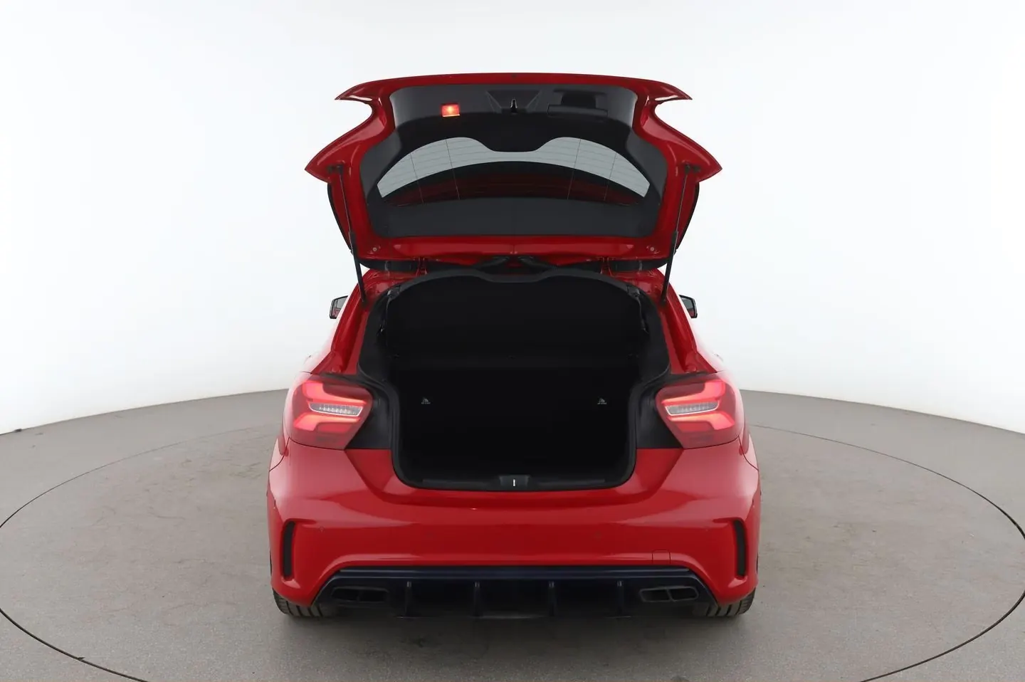 Mercedes-AMG A 45 4MATIC 2.0 SPEEDSHIFT DCT – Foto 8 de 13