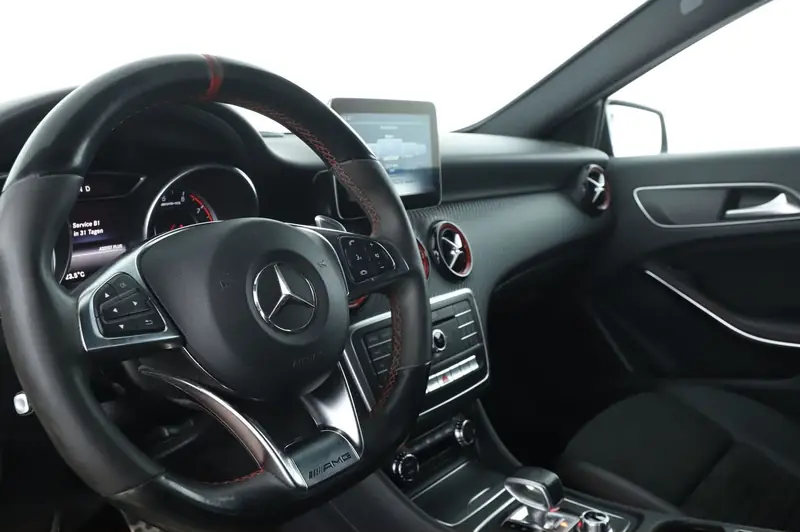 Mercedes-AMG A 45 4MATIC – Foto 10 de 13
