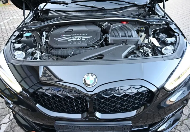 BMW M135i xDrive 2.0 Steptronic – Foto 9 de 10